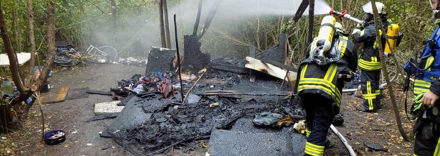 Brand einer Gartenhütte