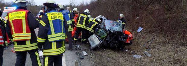 Schwerer Verkehrsunfall auf der B13